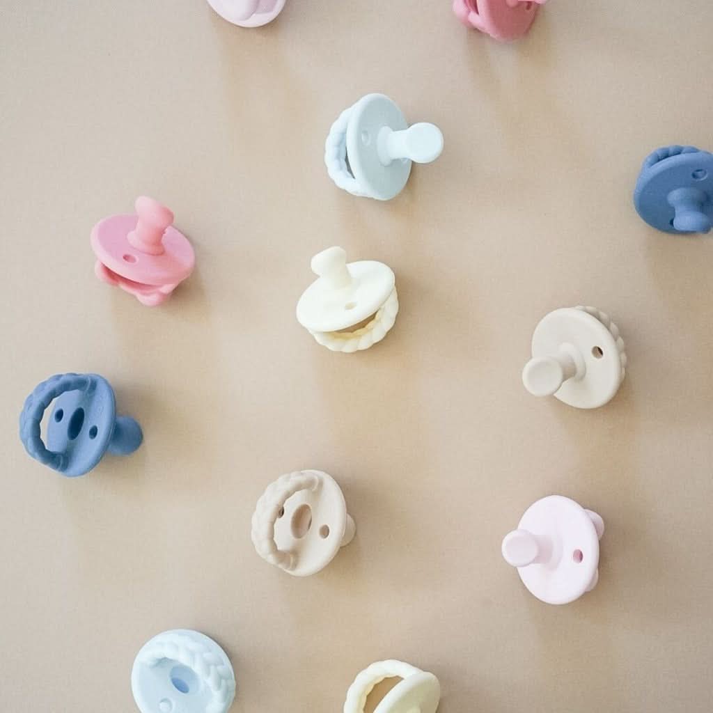 Itzy Paci™ Orthodontic Silicone Pacifier 0-6M - Image 32